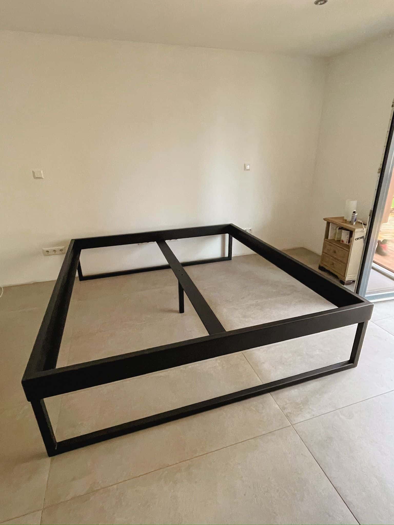 Bettgestell aus Metall