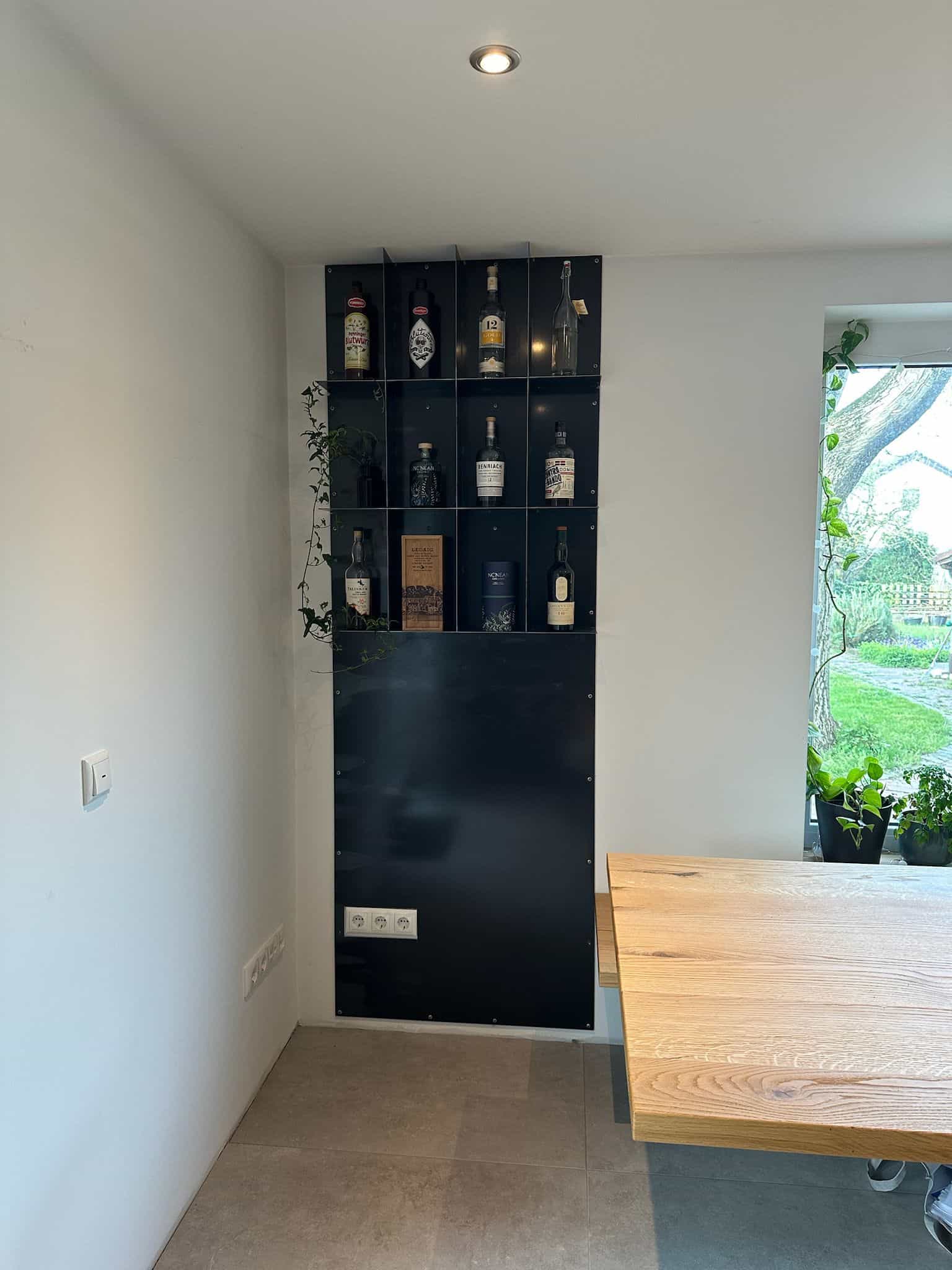 Weinregal in Landshut aus Roh Stahl